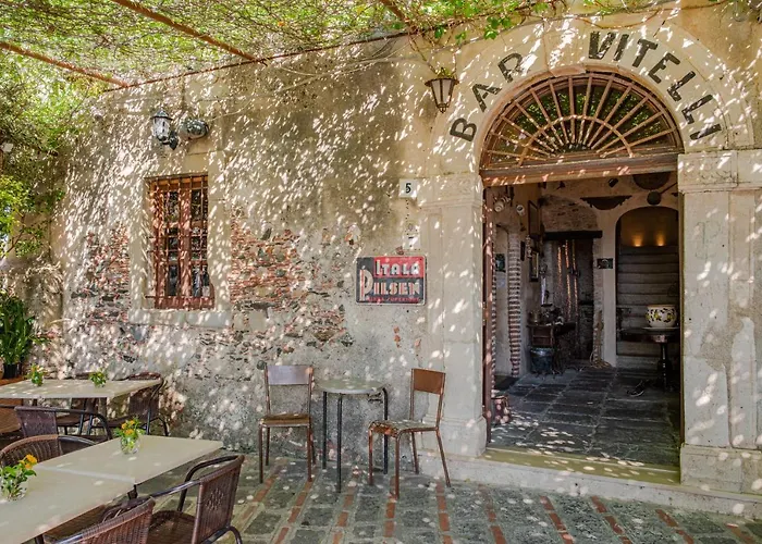 Bar Vitelli Charming Konukevi