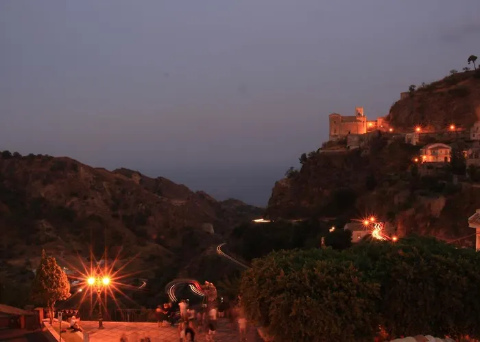 Bar Vitelli Charming Konukevi