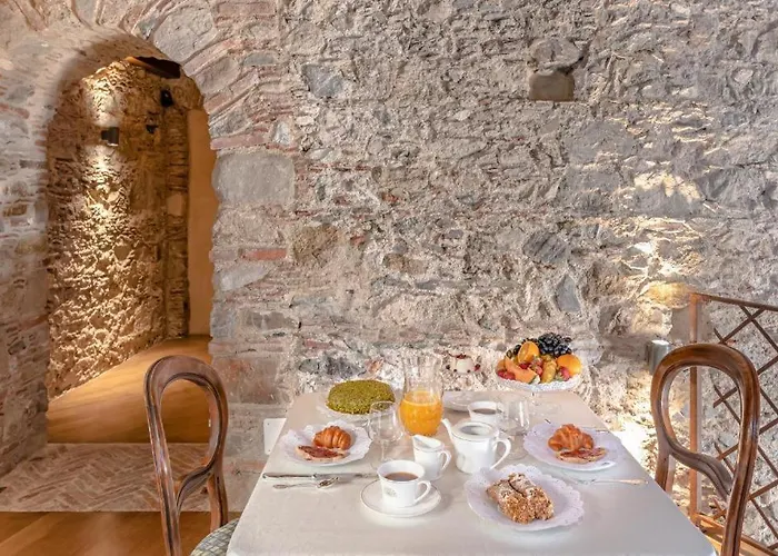 Bar Vitelli Charming Konukevi