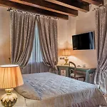 Bar Vitelli Charming בית הארחה