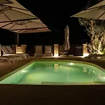 Bar Vitelli Charming 4* סבוקה