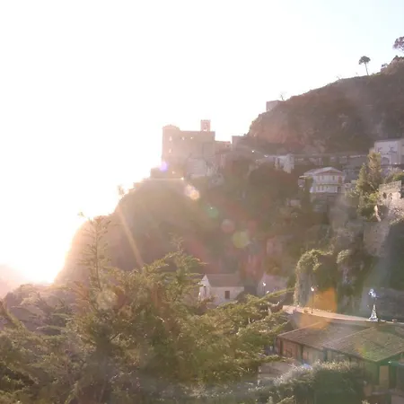 Гостевой дом Bar Vitelli Charming 4*