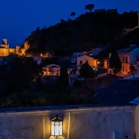 Bar Vitelli Charming