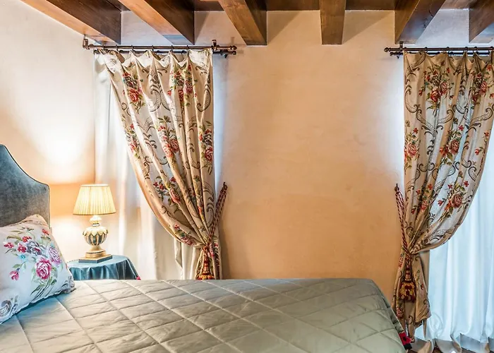 Bar Vitelli Charming Gasthuis 4*