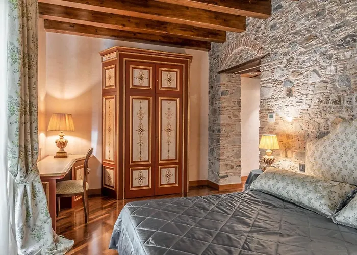 Bar Vitelli Charming 4* 사보카
